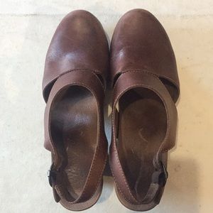 Dansko Women's clog with strap size 40